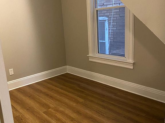 5th image of 9630 S Exchange Ave #1