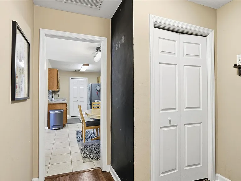 990 W Brevard St — Photo 32