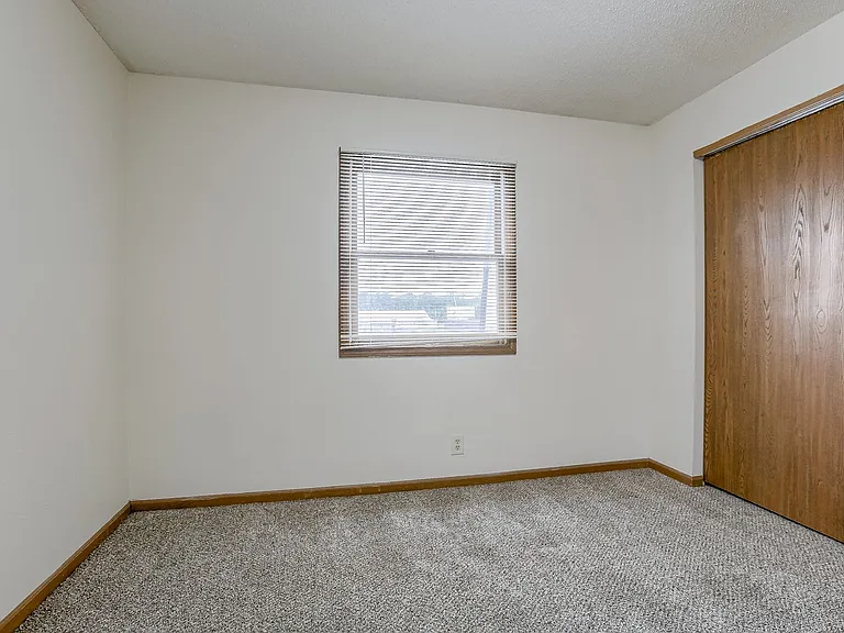 4910 Dudley St — Photo 8