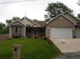 440 Valley Dr, East Alton, IL