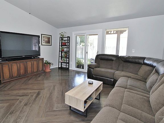 3rd image of 10491 W Silver City Ct