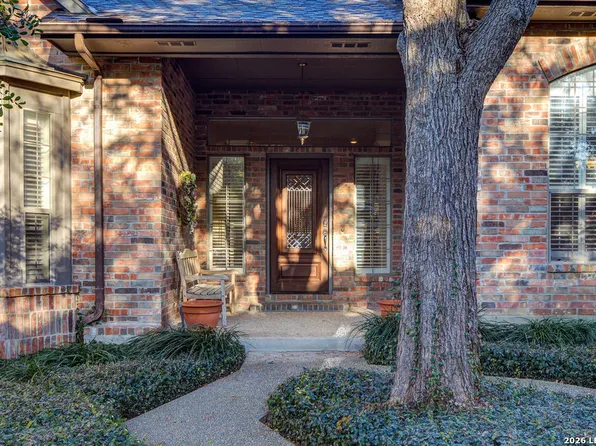 11 Ancient Bnd, San Antonio, TX 78248