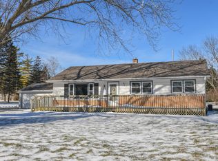 W150N6299 Mineola Dr, Menomonee Falls, WI 53051