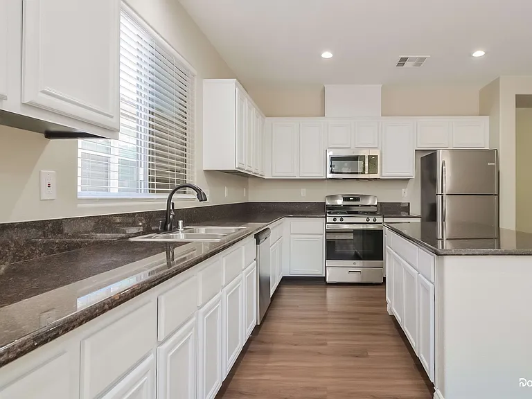2125 Silvereye Dr — Photo 4