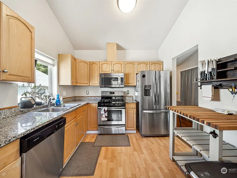 7940 Delridge Way SW — Photo 6