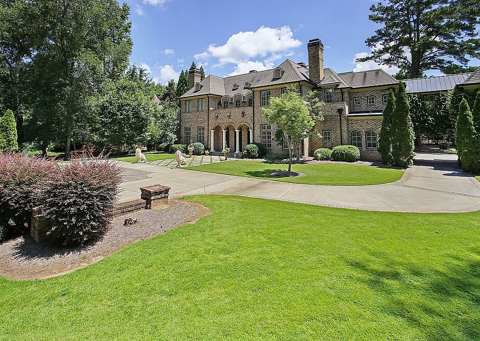 Harrison designed manor