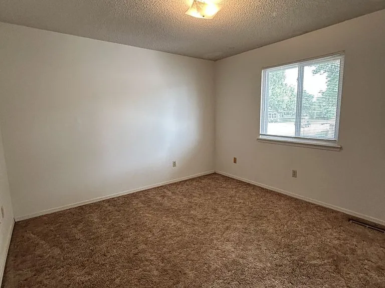1106-1108 S Joplin Ave — Photo 6