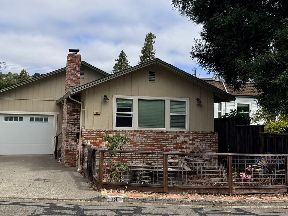 19 Belle Ave