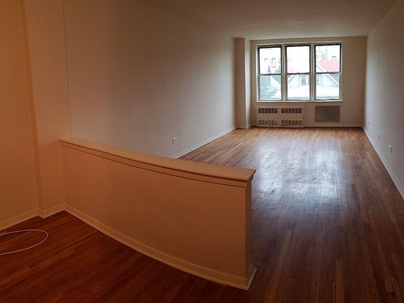 3rd image of 465 E 7th St APT 5L