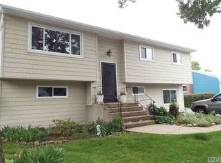 76 Cotter St, West Islip, NY 11795