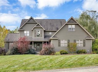 702 Rosewood Dr, Pittsburgh, PA 15239