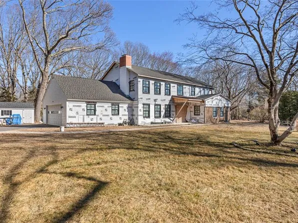 12 Echo Dr, Barrington, RI 02806