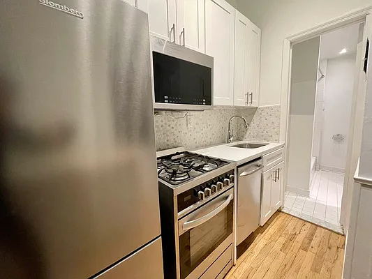 Rented by J PRESTON AND ASSOCIATES INC | media 17