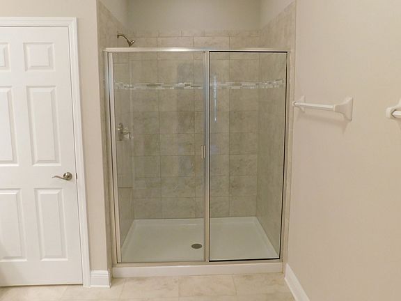 Creekwood Townhomes Master Bathroom