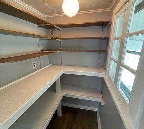 5th image of 379 Falconer St #2
