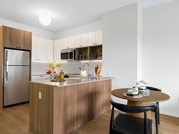 4th image of 215 Grove St #1012