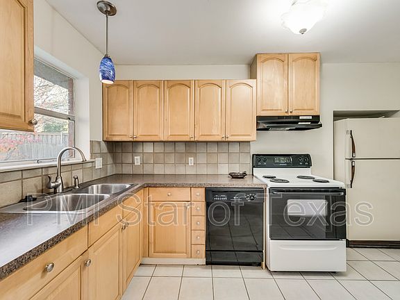 2nd image of 2451 Materhorn Dr