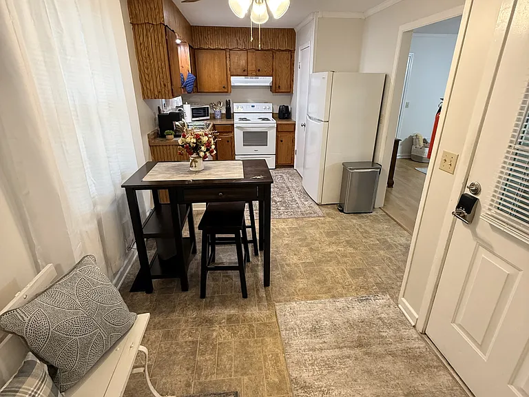 1803 Thomas Ln #B — Photo 48
