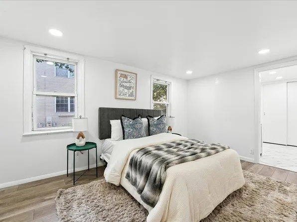 283 Griffith Street image 25 of 29