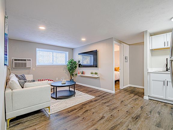 2nd image of 3118 W 14th St APT 105