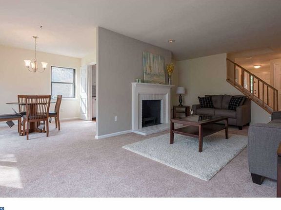 2nd image of 518 Foxwood Ln
