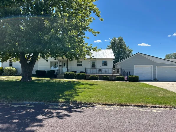 627 E 9th St, Gibson City, IL 60936