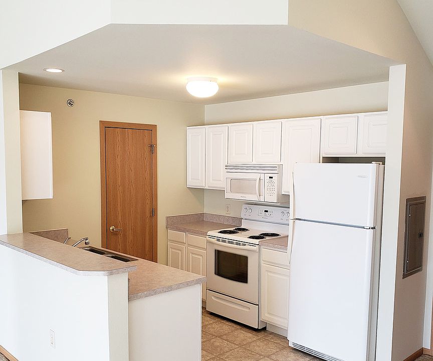 2nd image of 321 Meadowside Dr #302-312