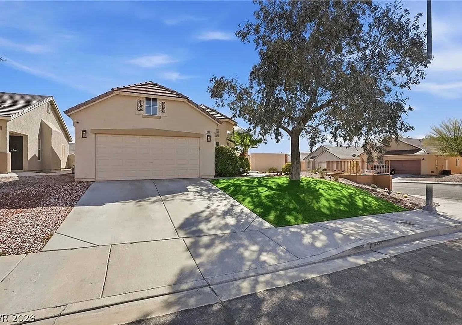 Northwest Las Vegas Home with Spa & Bonus Room — Photo 4