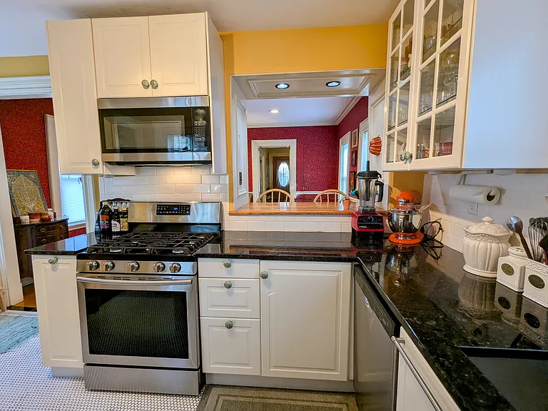 14 Highland Ave — Photo 28