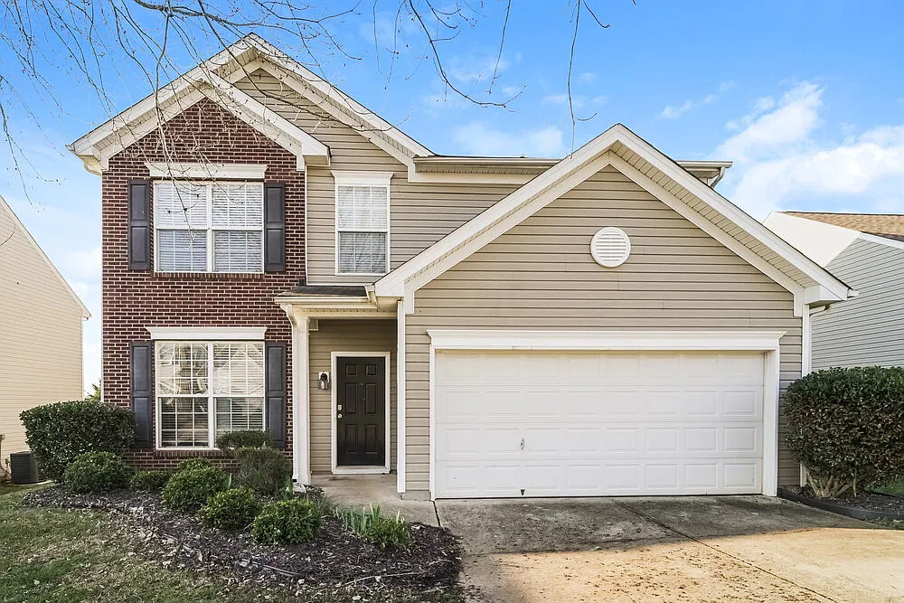 4 bed, 2.5 bath, 2950 sqft, $3,780 — Photo 1