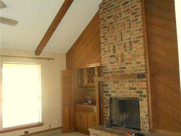 4th image of 2316 Stonegate Dr N