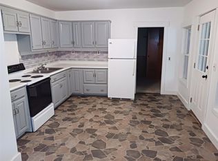 71 Granite St #1, Mexico, ME 04257