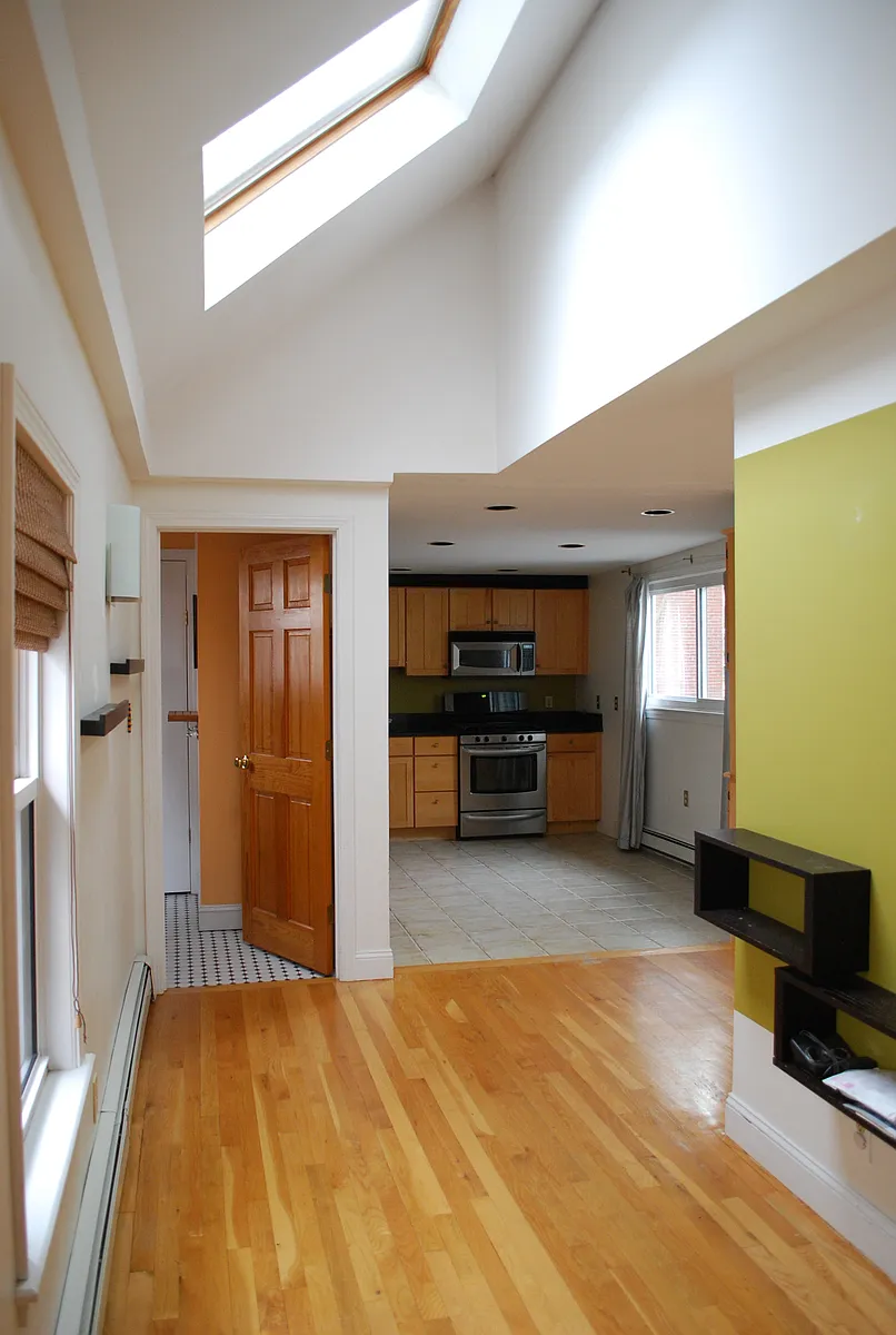 Building Photo - 58 6th St #2