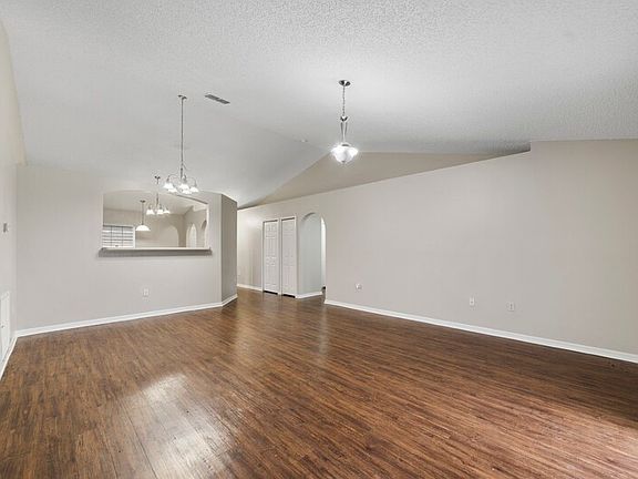 4th image of 1914 Manatee Ct