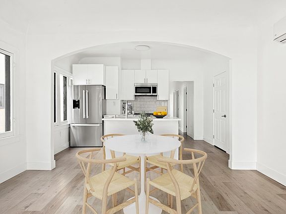 Dining area & Kitchen