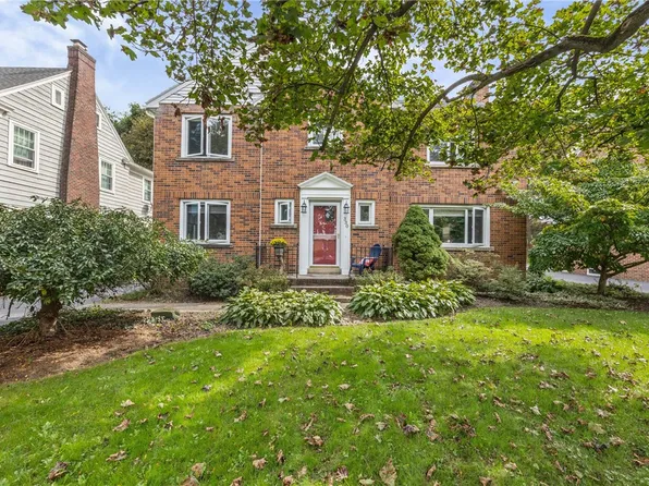 330 Rhinecliff Dr, Rochester, NY 14618
