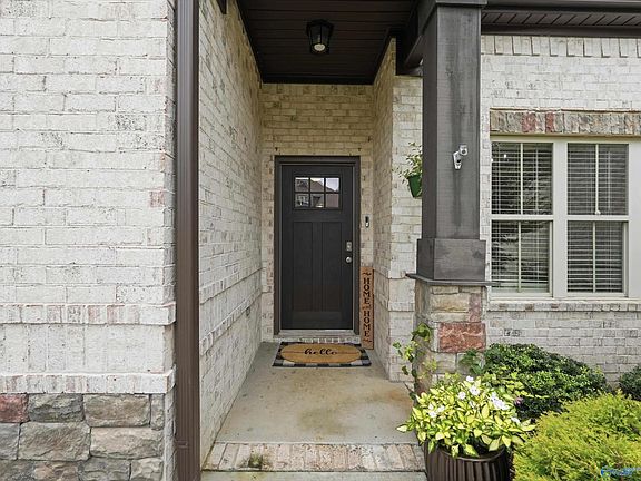 3rd image of 131 Jenny Dr
