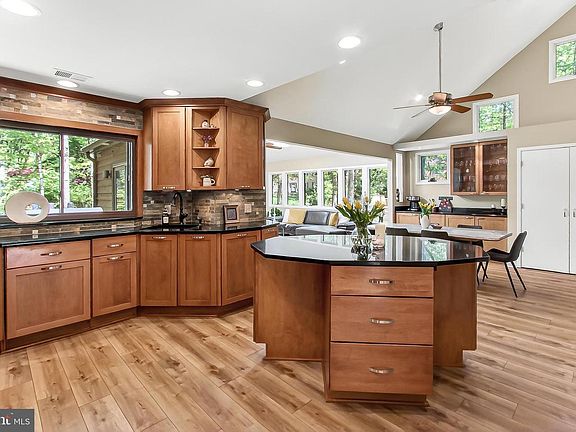 2nd image of 10714 Midsummer Dr