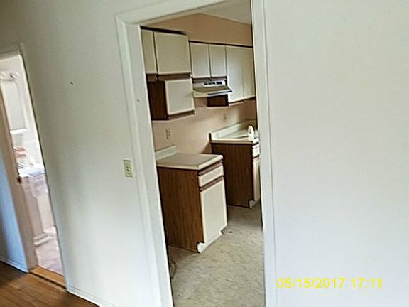 5th image of 10 Deforest Ave
