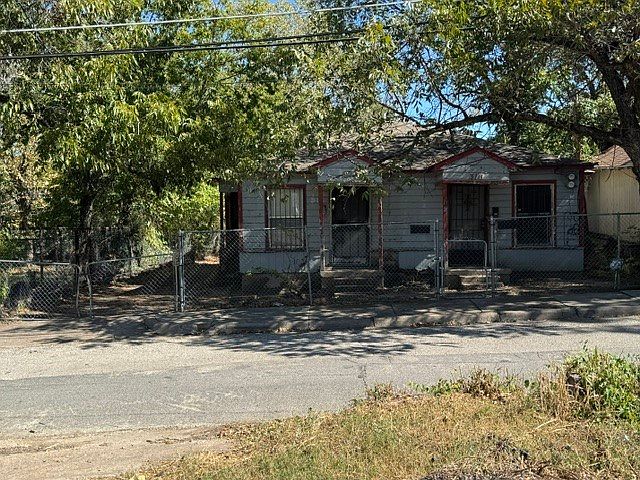 2nd image of 310 Lansing St