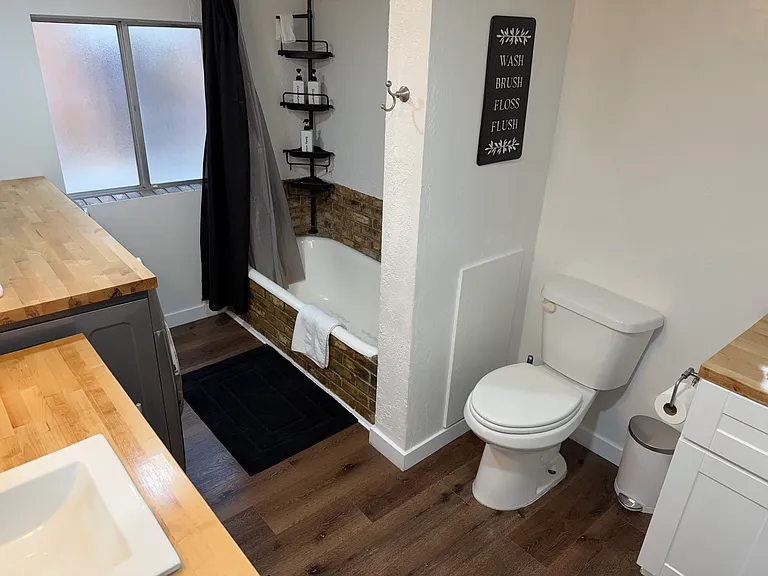 15 N 300 W — Photo 15
