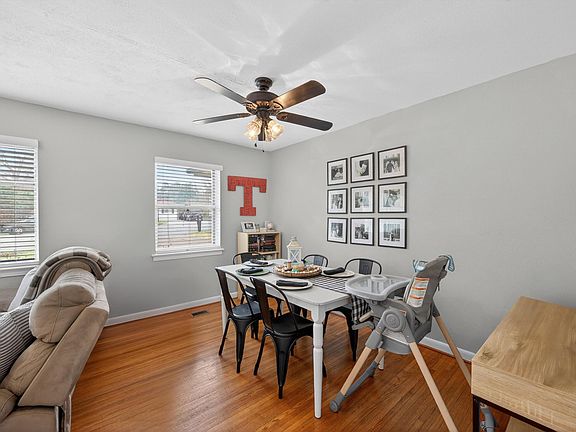 5th image of 3617 Helen Ln