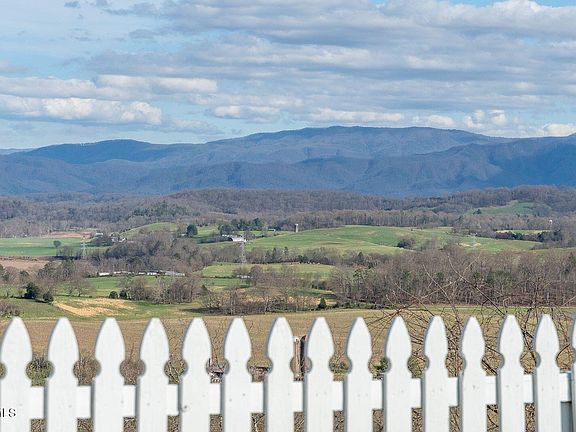 3rd image of 449 Chuckey Overlook