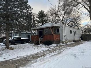 226 E Lakeview Ave, Flint, MI 48503