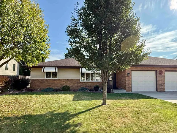 1308 Winchester Pl, Janesville, WI 53548