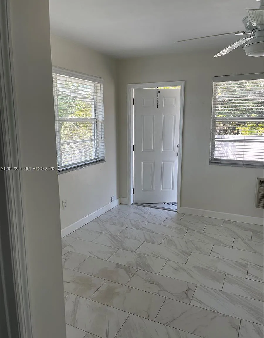 Biscayne Court — Photo 4