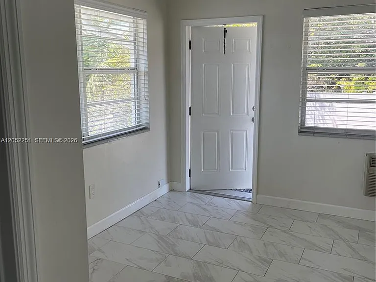 11890 NE 16th Ave #6 — Photo 4