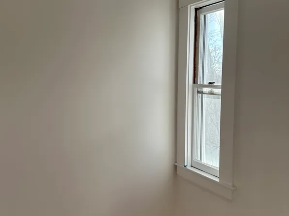 37 Winter St #3, Gardiner, ME 04345