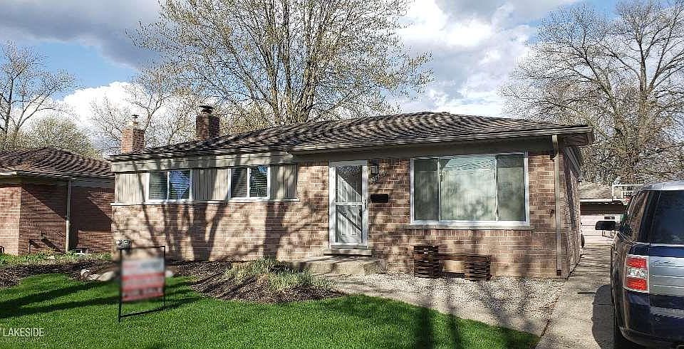 1st image of 27454 Marilyn Dr