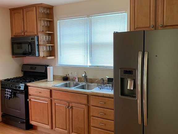 5th image of 1216 Charles Pl